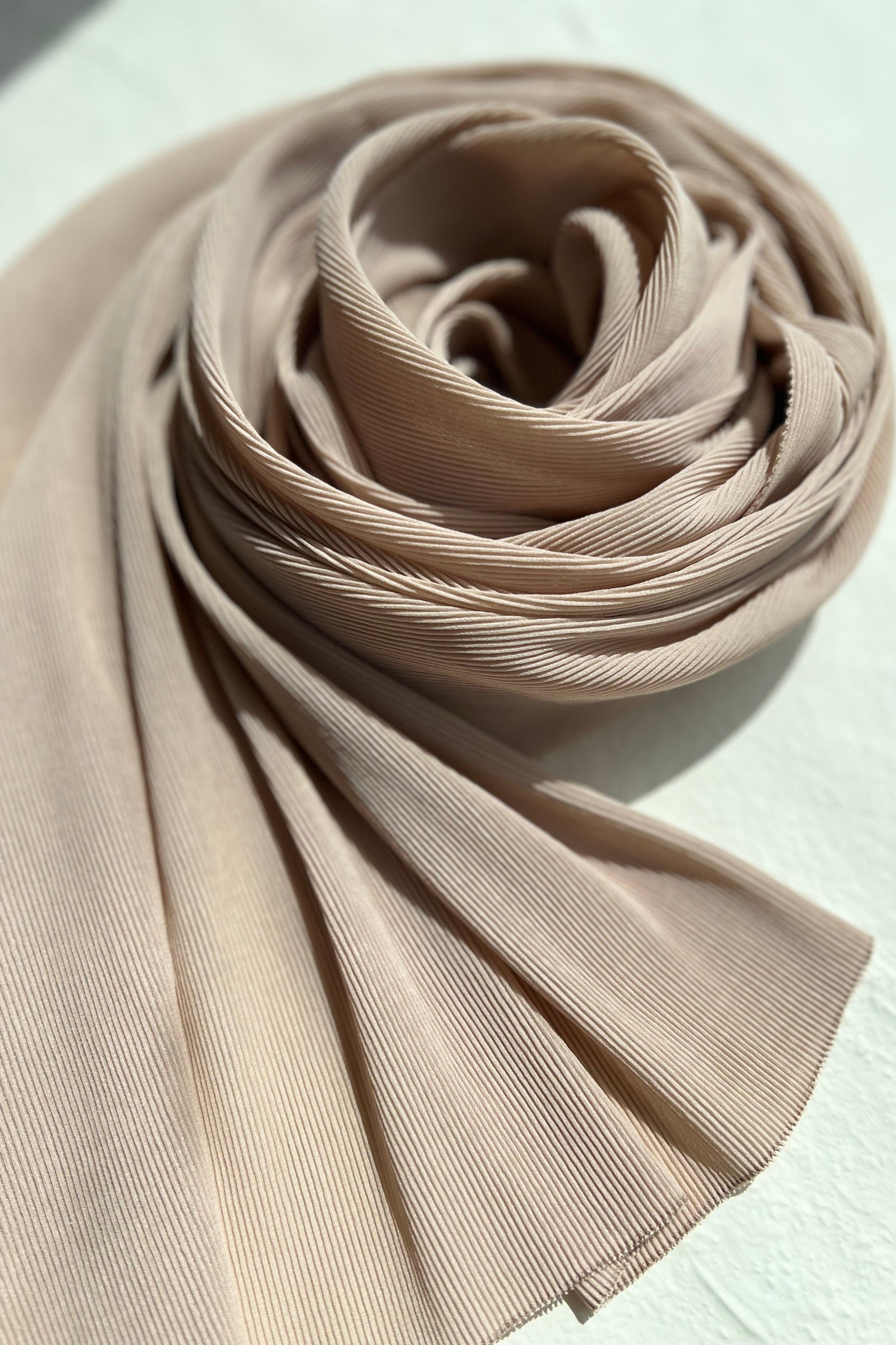 Pretty Pleats - Medium Beige